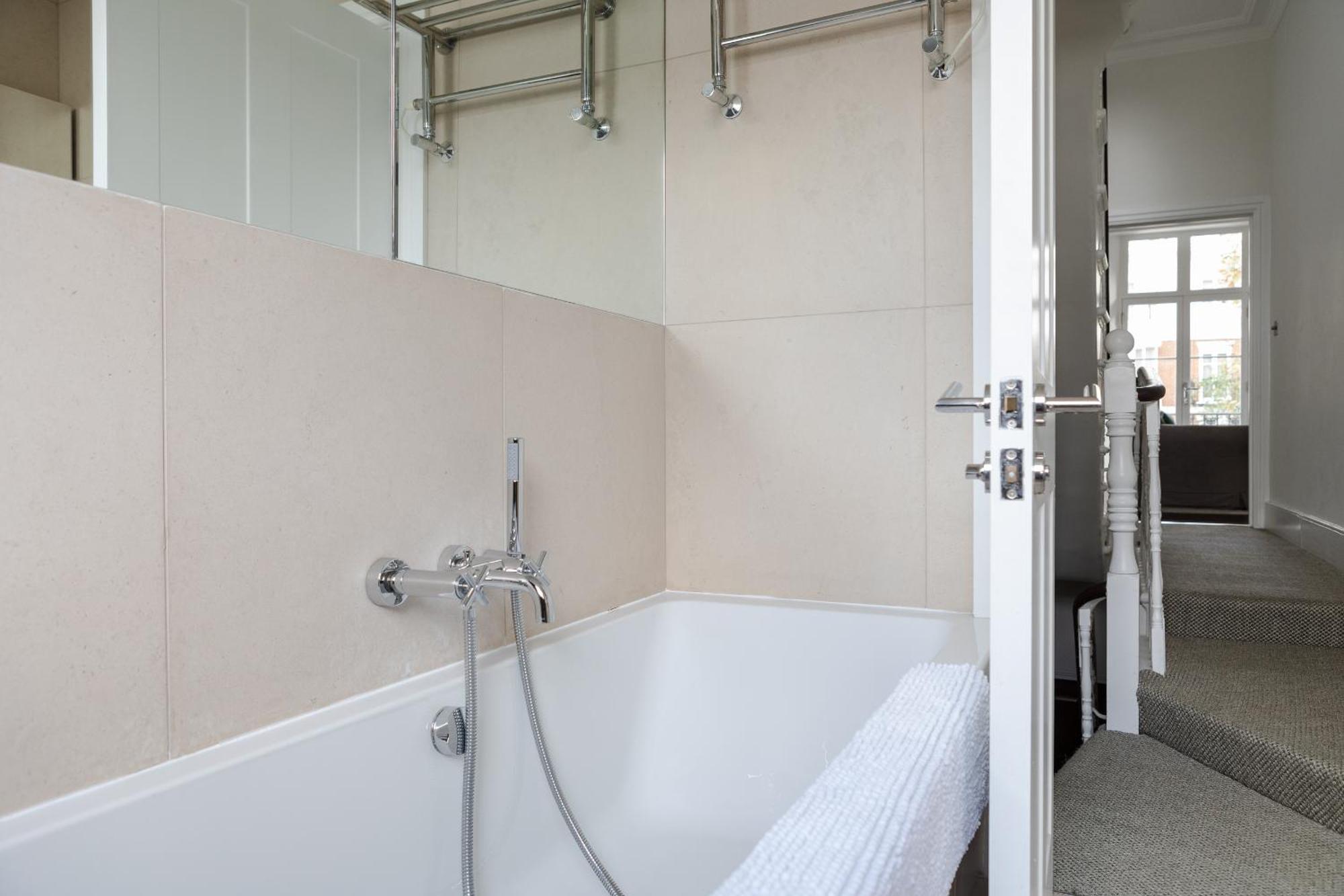 Number 53 - Stunning Maisonette With Parking In Kensington & Chelsea Londra Exterior foto